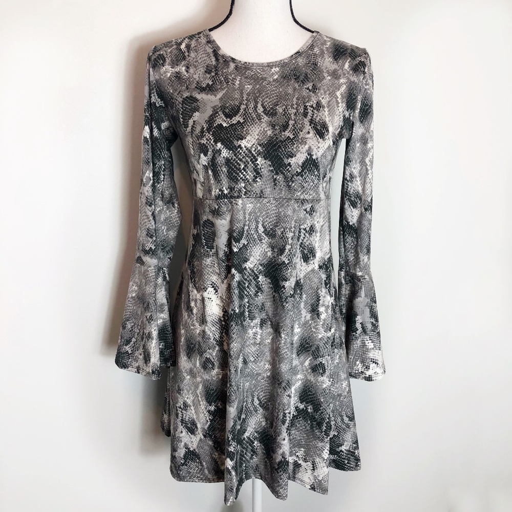 Astoria Born snake skin print tunic bell sleeves